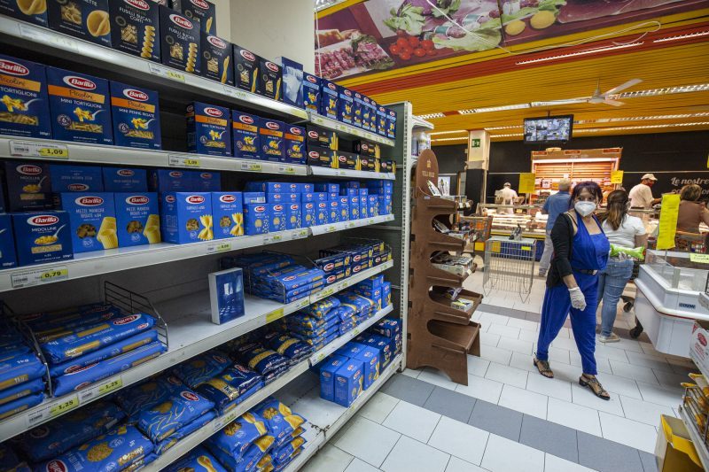 ART AT THE SUPERMARKET